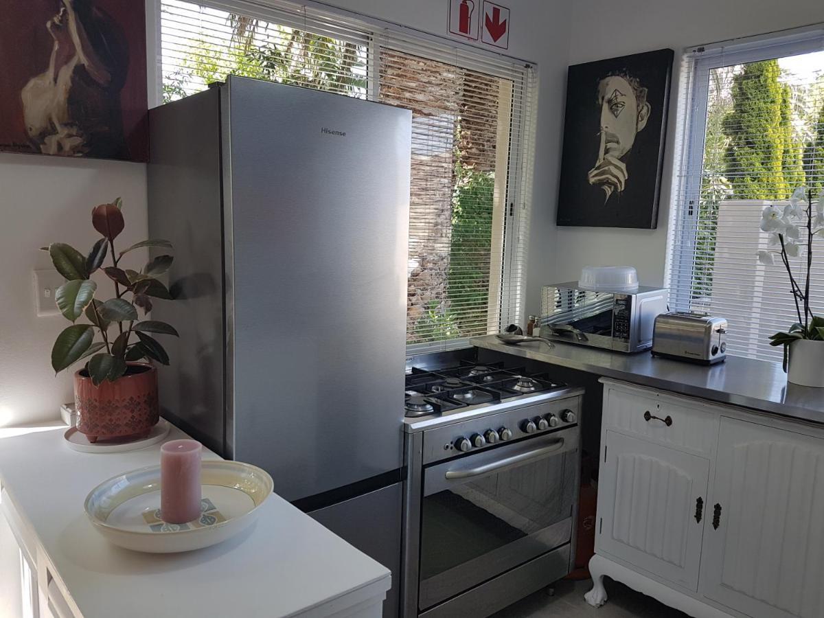 Somerset West Garden Apartments 1 Ngoại thất bức ảnh